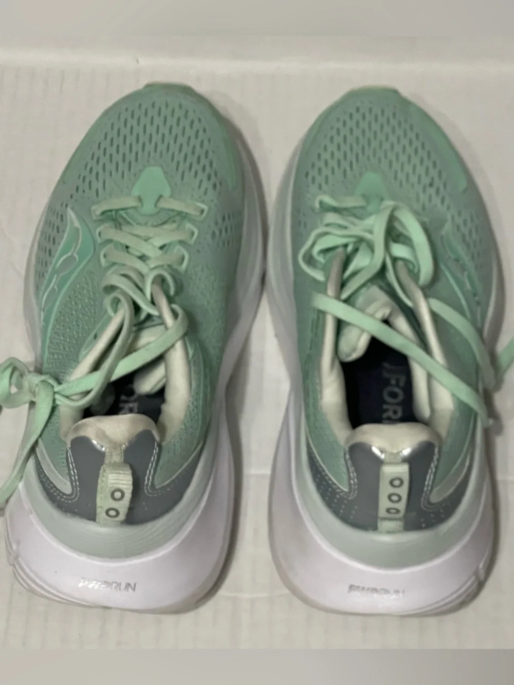 Saucony Guide 17 - Women’s 7.5 - Jade/Foam - No Box